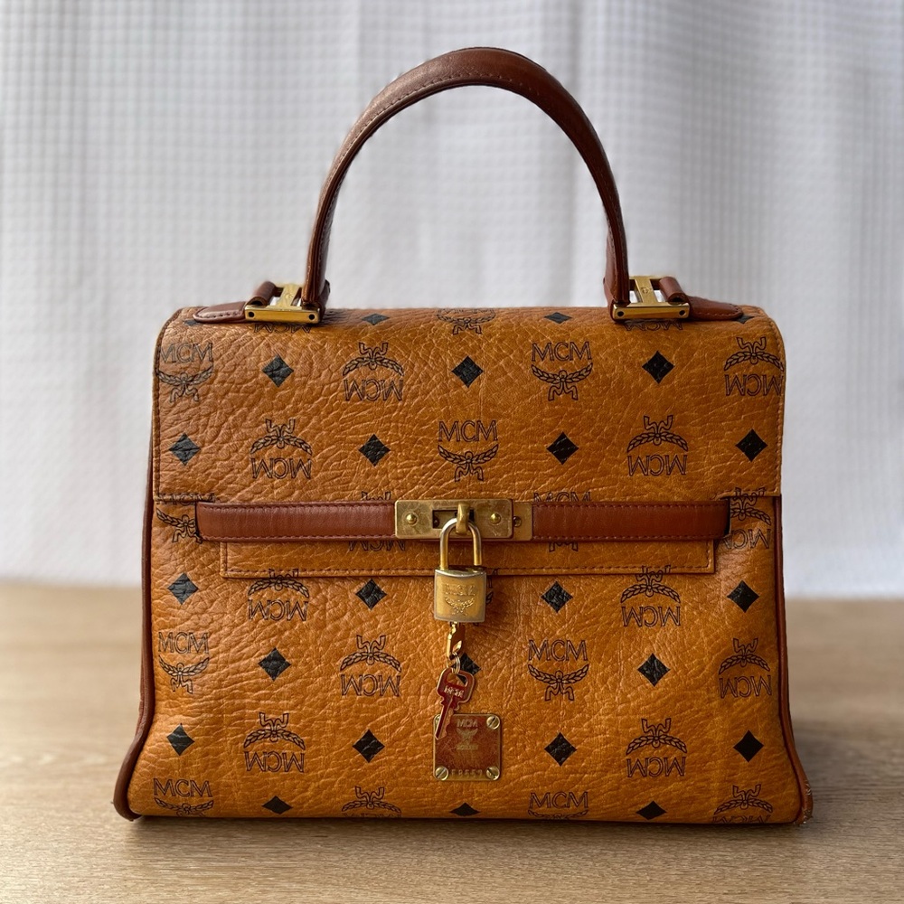 MCM - Picture 5 of 8